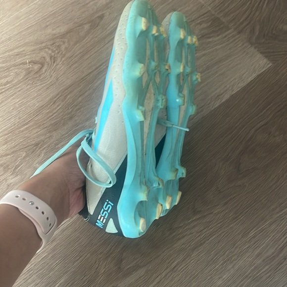 Messi .3 Adidas Cleats - Picture 3 of 5